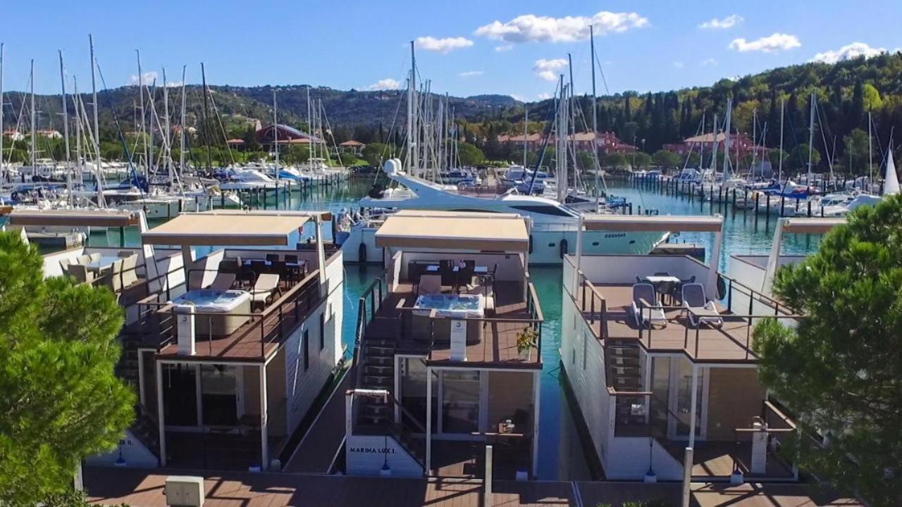 فيلا Floating House Hurrea بورتوروز المظهر الخارجي الصورة