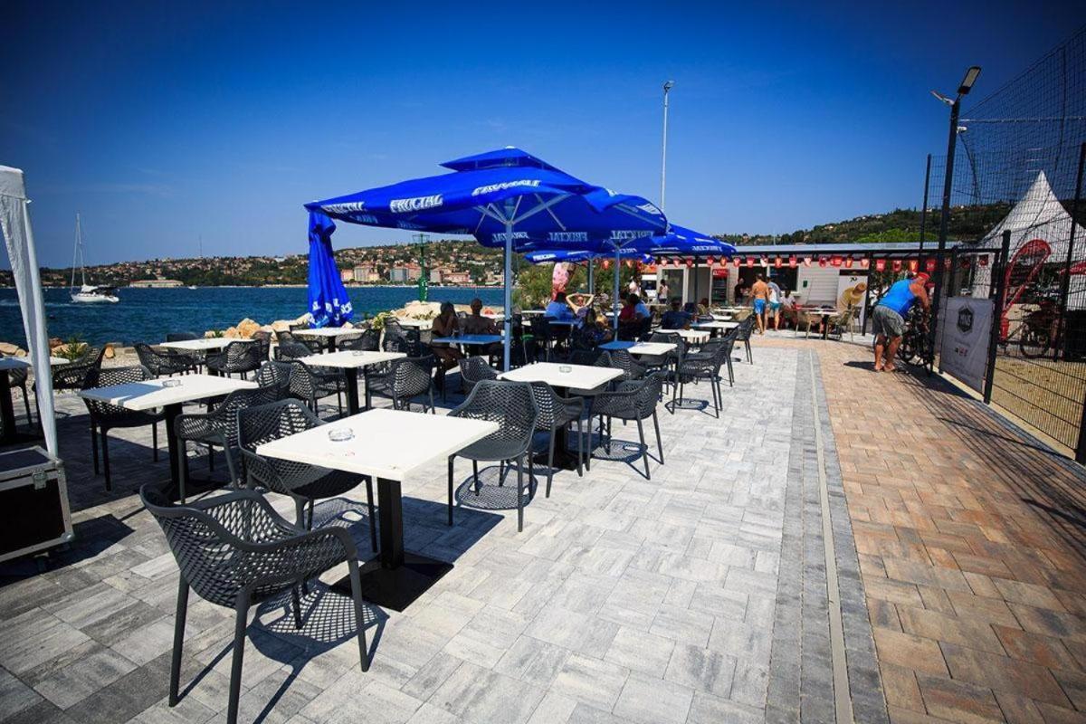 فيلا Floating House Hurrea بورتوروز المظهر الخارجي الصورة